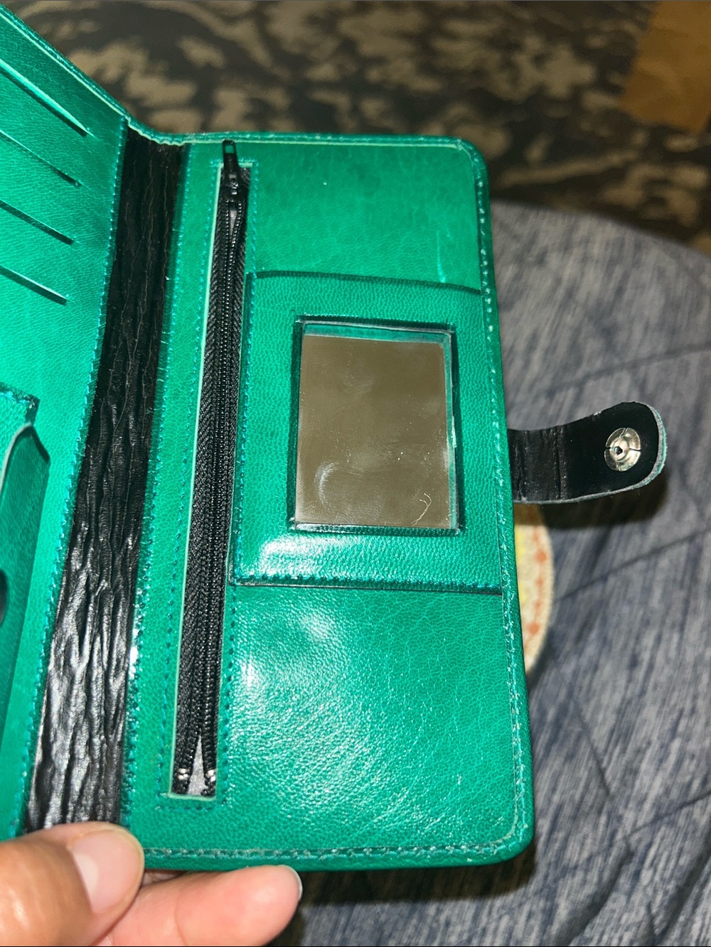 New green leather Hand-Painted Floral Green Wallet - Picture 13 of 16